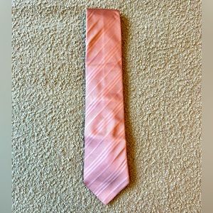 Burberry pink striped tie. 100% silk. Made in Italy.